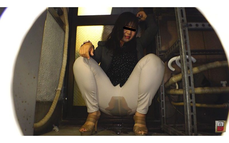 自画撮り投稿 想定外放尿