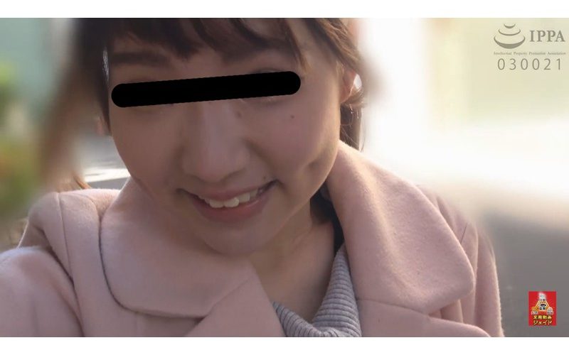 自画撮り投稿 全裸でおしっこを我慢する女の子たち4 1/2