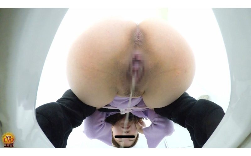 ルッキング放屁放尿 マンコとアナル排出の瞬間を目撃する女たち